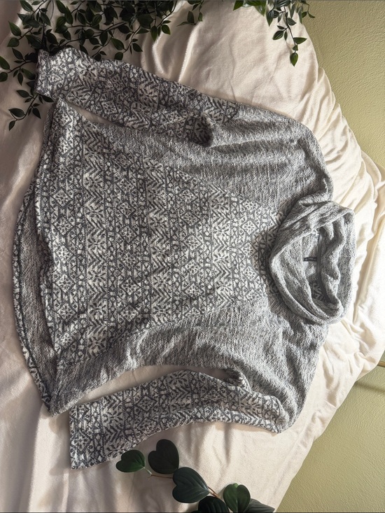 North river Sweaters - Cozy Gray Patterned Cowl Neck Sweater